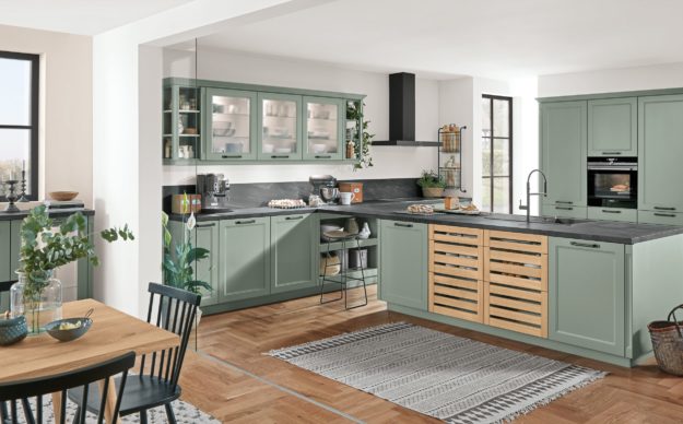 Grüne Küchen im Landhausstil