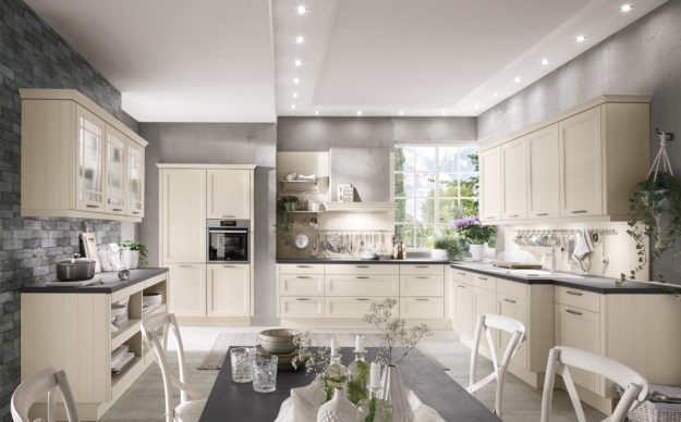 Helle Küchen im Landhausstil