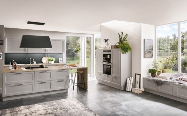 Graue Küchen im Landhausstil
